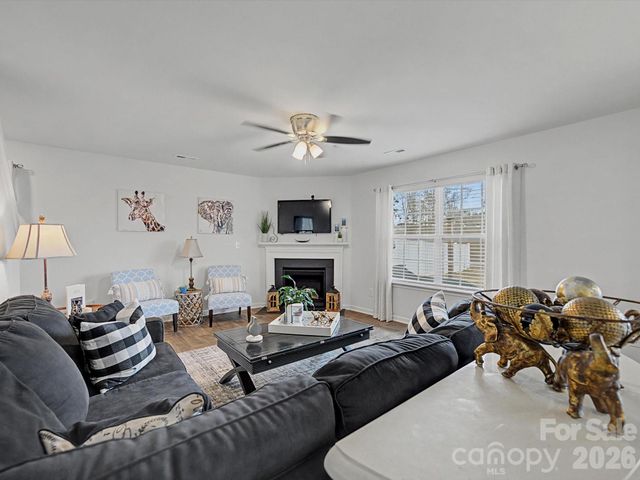 1718 Gaston Mountain Drive, Dallas, NC 28034