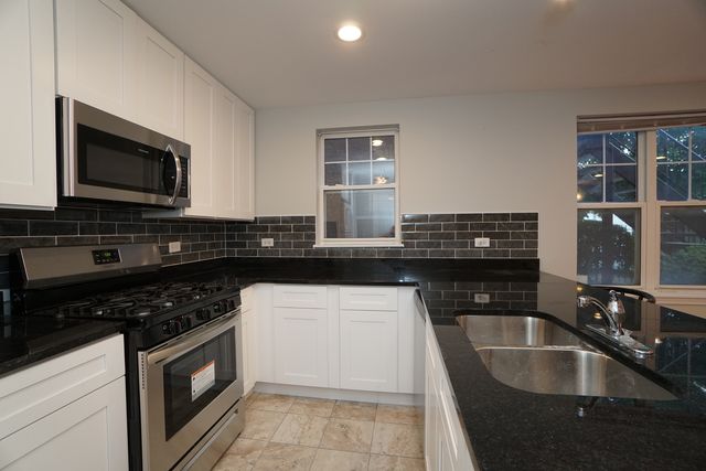 1103 N Crosby Street A, Chicago, IL 60610