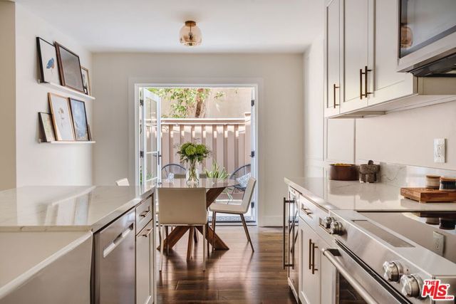 1010 Palm Avenue 106, West Hollywood, CA 90069