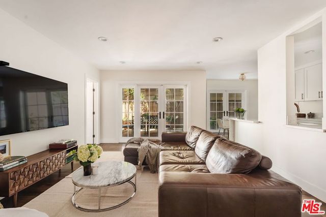 1010 Palm Avenue 106, West Hollywood, CA 90069