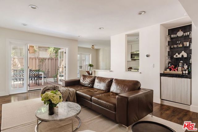 1010 Palm Avenue 106, West Hollywood, CA 90069
