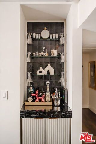 1010 Palm Avenue 106, West Hollywood, CA 90069