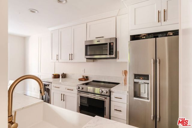 1010 Palm Avenue 106, West Hollywood, CA 90069