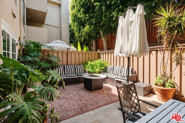 1010 Palm Avenue 106, West Hollywood, CA 90069