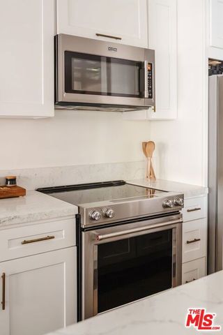 1010 Palm Avenue 106, West Hollywood, CA 90069