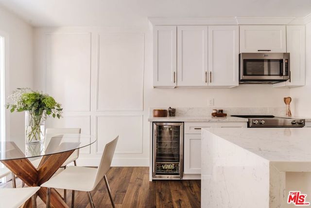 1010 Palm Avenue 106, West Hollywood, CA 90069