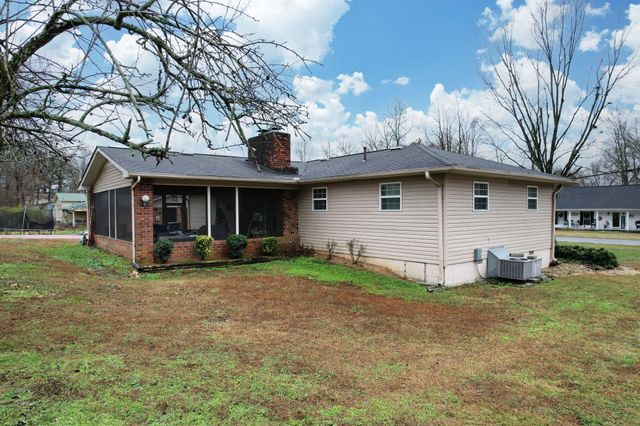 2025 Hawk Street SE, Cleveland, TN 37323