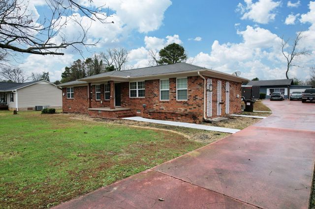 2025 Hawk Street SE, Cleveland, TN 37323