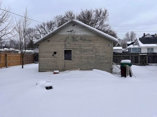 1801 Robinson Street, South Bend, IN 46613