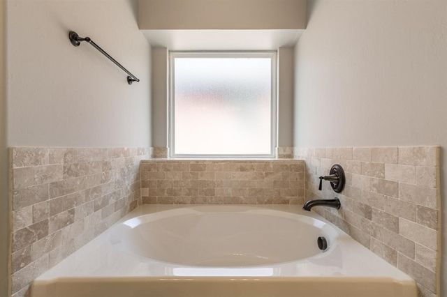 6705 NW 159th Street, Edmond, OK 73013