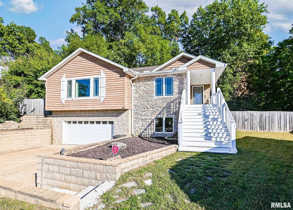 108 WALNUT Court, East Peoria, IL 61611