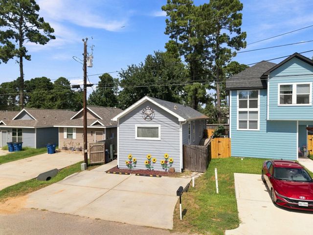 16714 E Forrestal, Montgomery, TX 77316