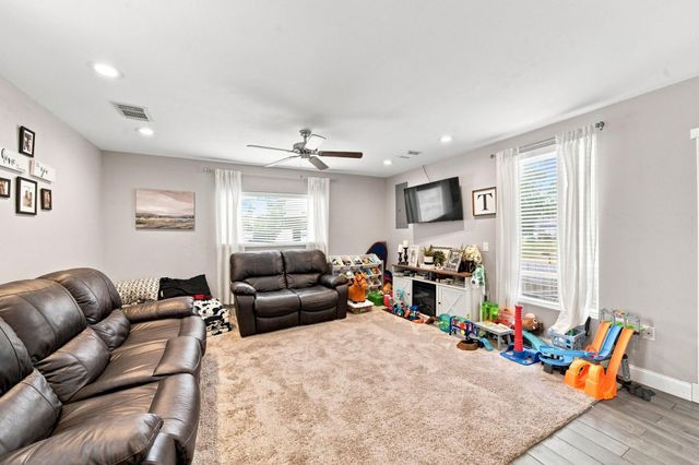16714 E Forrestal, Montgomery, TX 77316