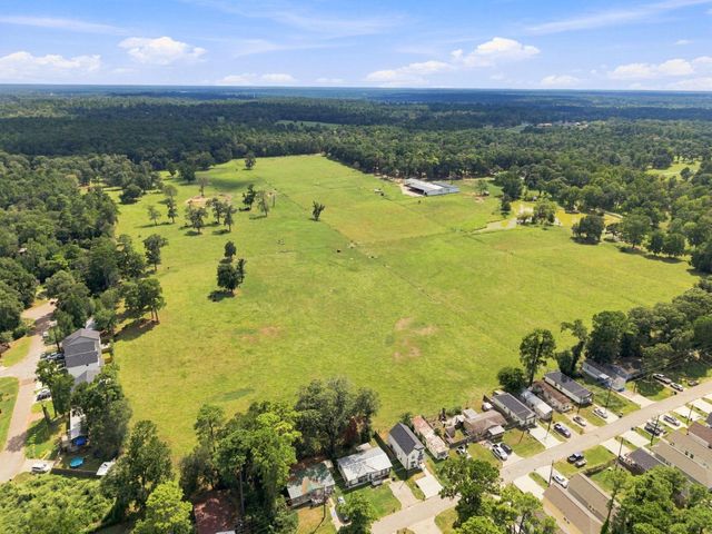 16714 E Forrestal, Montgomery, TX 77316