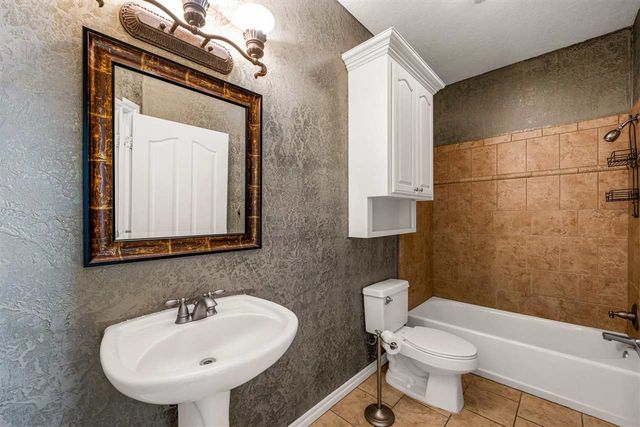 409 NW 76th St, Lawton, OK 73505