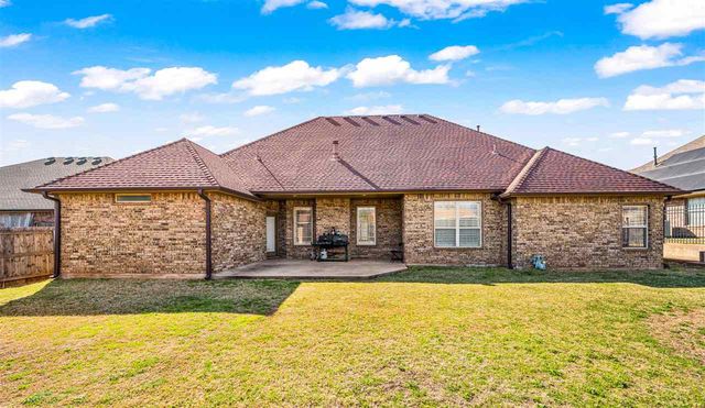 409 NW 76th St, Lawton, OK 73505