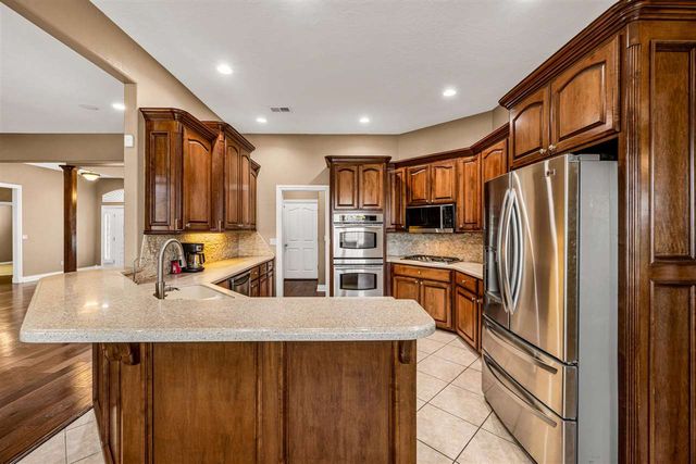 409 NW 76th St, Lawton, OK 73505