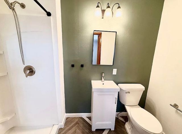 242 River Forest Road, Evansdale, IA 50707