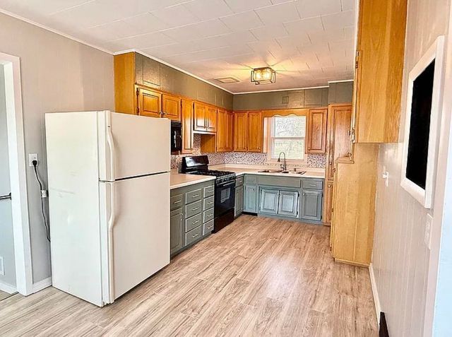 242 River Forest Road, Evansdale, IA 50707