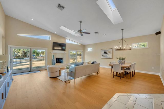 2433 DUQUESNE AVENUE, Apopka, FL 32712