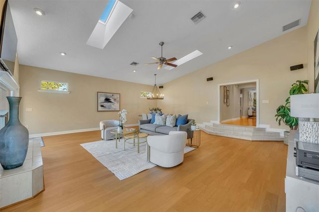 2433 DUQUESNE AVENUE, Apopka, FL 32712