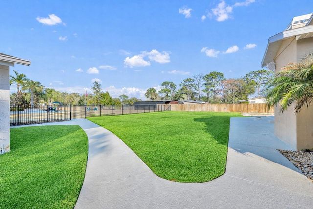 2433 DUQUESNE AVENUE, Apopka, FL 32712