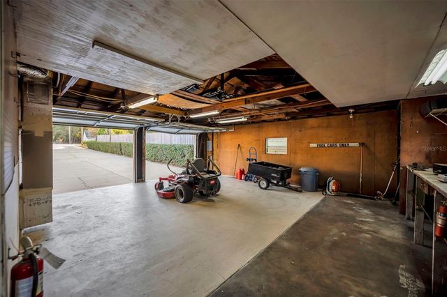 2433 DUQUESNE AVENUE, Apopka, FL 32712