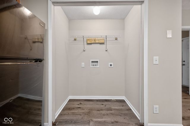 9254 E 39th Place, Indianapolis, IN 46235