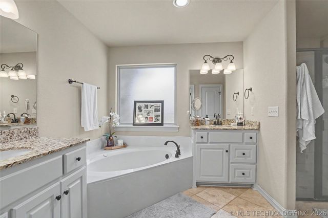 3426 W Edgewater Place, Broken Arrow, OK 74012