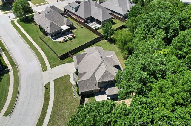 3426 W Edgewater Place, Broken Arrow, OK 74012