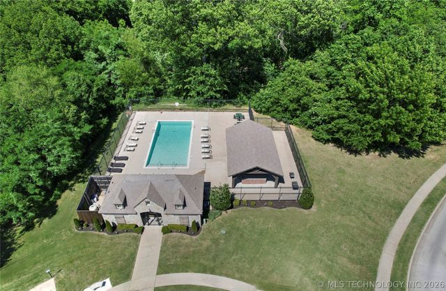3426 W Edgewater Place, Broken Arrow, OK 74012