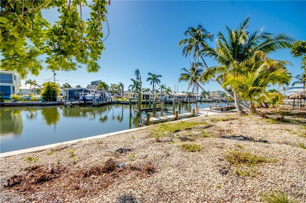 3554 Emerald AVE, ST. JAMES CITY, FL 33956 — exterior
