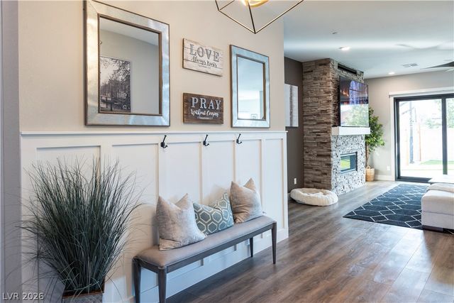 7433 Deschutes Circle, Las Vegas, NV 89129