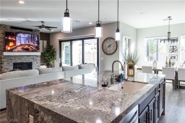 7433 Deschutes Circle, Las Vegas, NV 89129