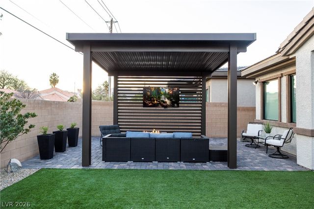 7433 Deschutes Circle, Las Vegas, NV 89129