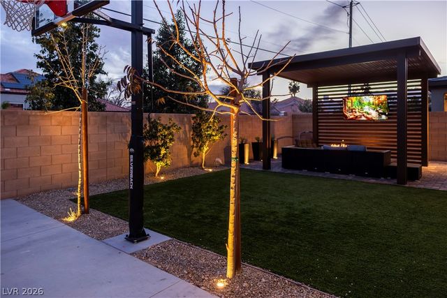 7433 Deschutes Circle, Las Vegas, NV 89129