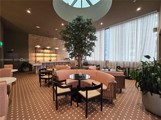 11 NE 6th Street 2102, Miami, FL 33132