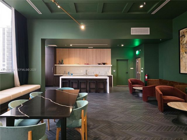 11 NE 6th Street 2102, Miami, FL 33132