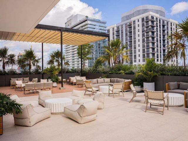 11 NE 6th Street 2102, Miami, FL 33132