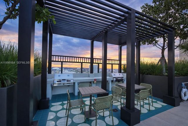 11 NE 6th Street 2102, Miami, FL 33132