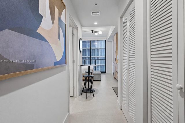 11 NE 6th Street 2102, Miami, FL 33132