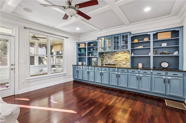 2588 Defoors Ferry NW Road, Atlanta, GA 30318