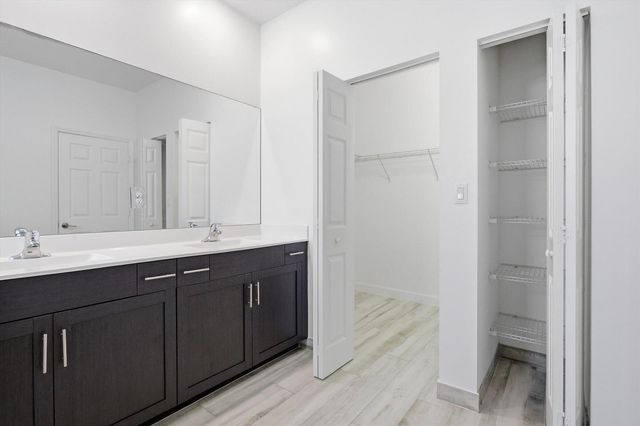 5884 Mustang Manor, Davie, FL 33314