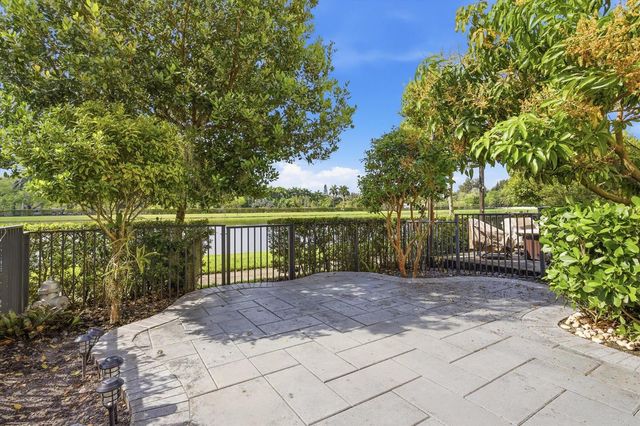 5884 Mustang Manor, Davie, FL 33314