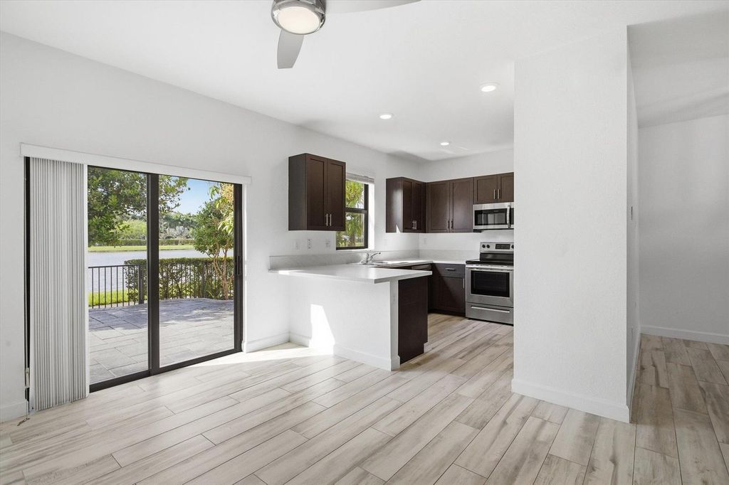 5884 Mustang Manor, Davie, FL 33314