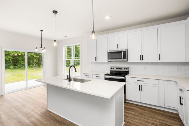 5027 Salient Dr, Spring Hill, TN 37174