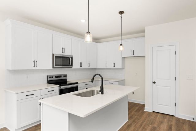 5027 Salient Dr, Spring Hill, TN 37174