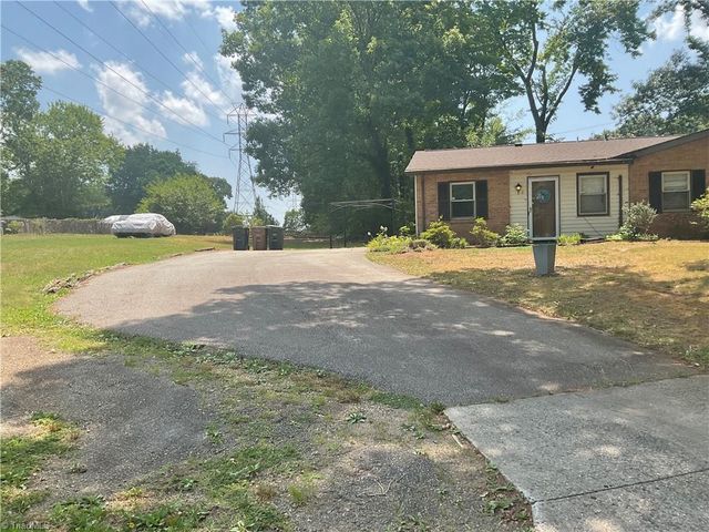 2 Pyracantha Court, Greensboro, NC 27405
