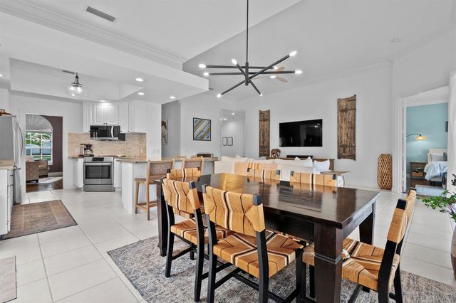 8186 Laborie Lane, Wellington, FL 33414