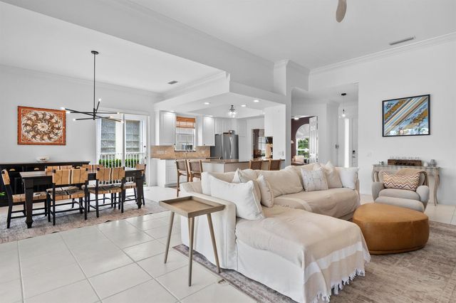 8186 Laborie Lane, Wellington, FL 33414